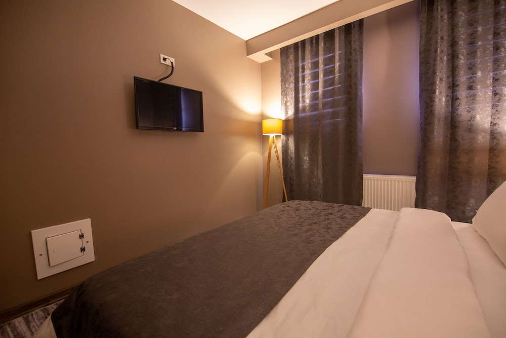 Staron Otel 26/34