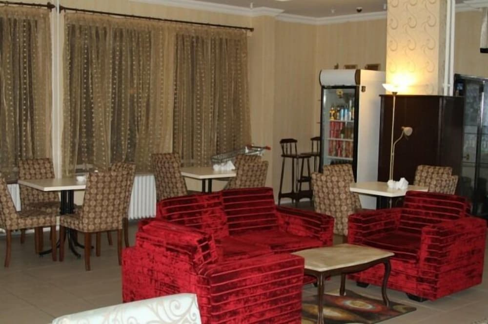 Tac Hotel 38/50