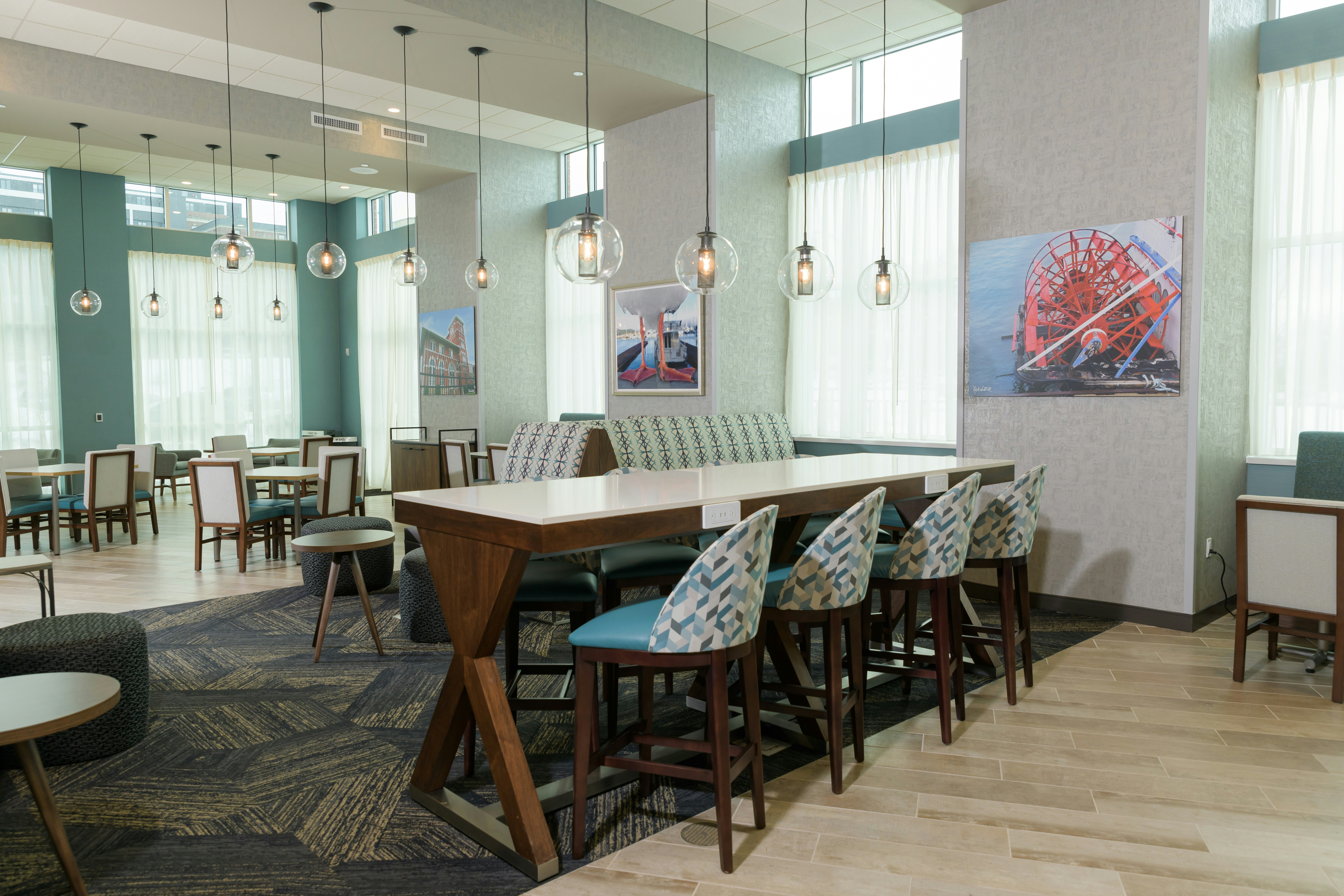 Hampton Inn & Suites Erie Bayfront 49/54