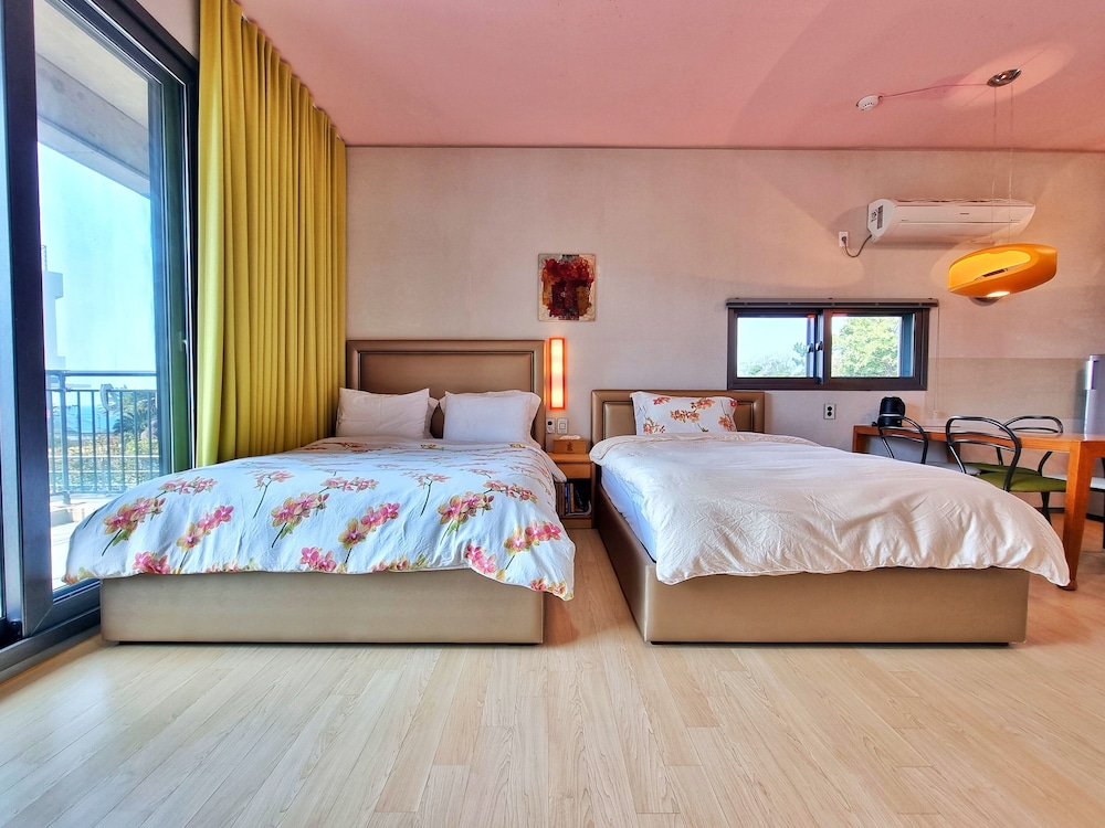 Orojeju Pension 8/35