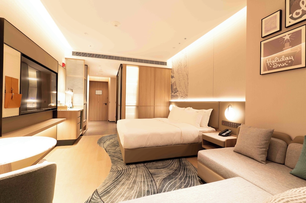 غرفة قياسية بسرير كينج بإطلالة على البحيرة، Holiday Inn Nantong Tongzhou Bay by IHG 4/7