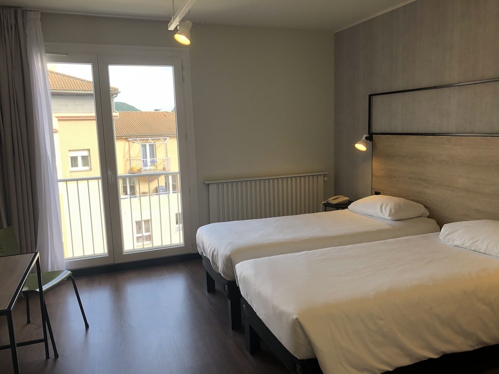 Ibis Millau 7/55