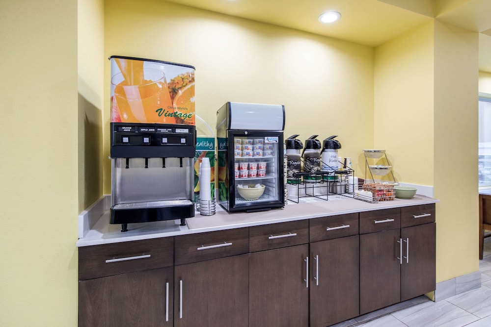 Quality Inn & Suites Carlsbad Caverns Area 36/44