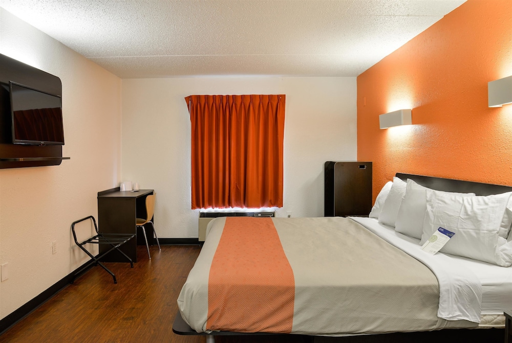 Motel6 Toledo, OH 10/36