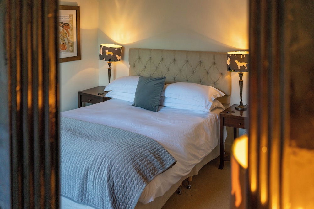 The Royal Oak Inn 12/50