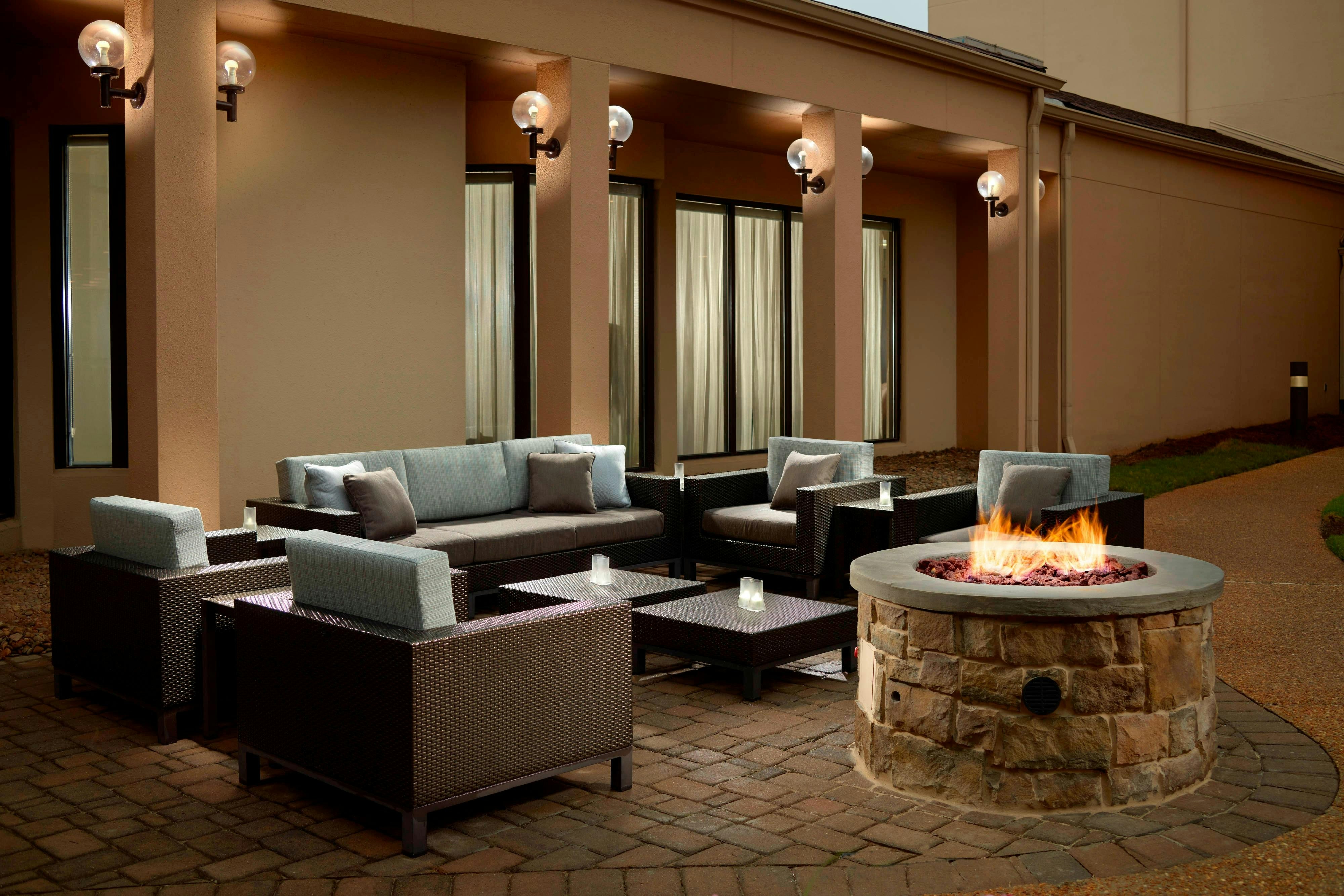 Courtyard By Marriott Atlanta Airport South Sullivan Road 5/8