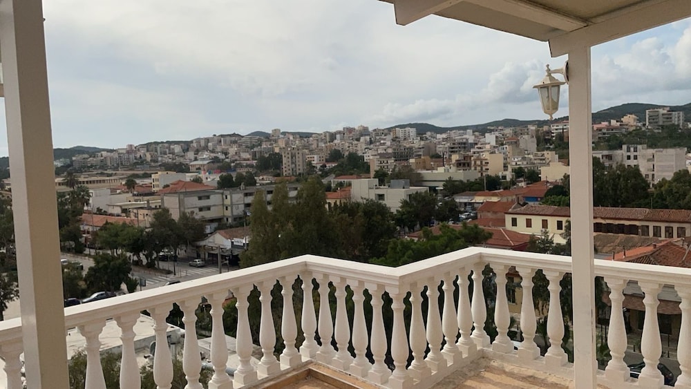 Nikolakakis Rooms Lavrio 60/65
