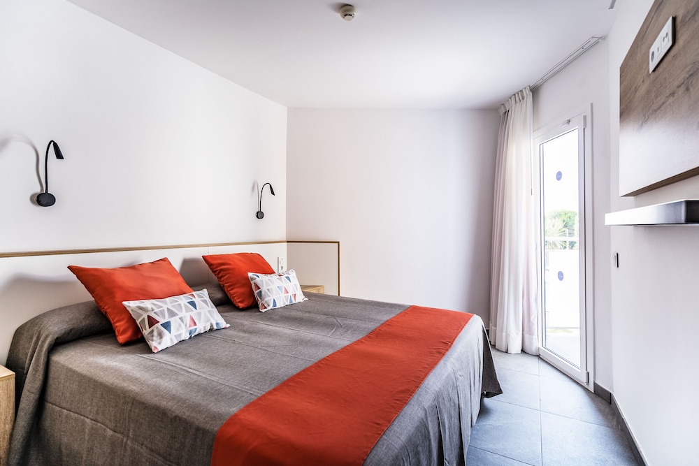 1 BEDROOM, APARTMENT