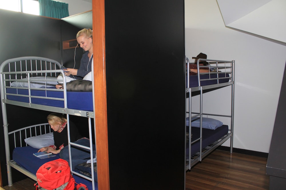 Bunk Backpackers photo4