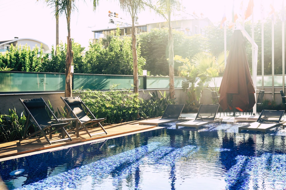 Laren Business Hotel And Spa 5/81