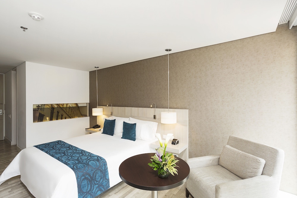 Hotel Bh Bicentenario 28/51