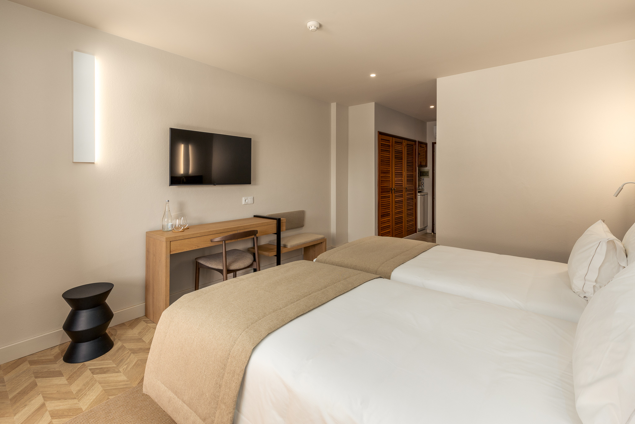 Room, Twin Beds, Garden and Pool View، Belavista da Luz 3/5