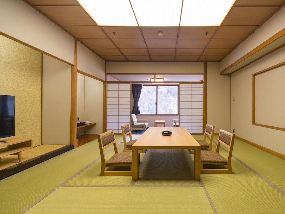 Kurobe Unazukionsen Yamanoha (ex New Otani Unatsuki) 55/74