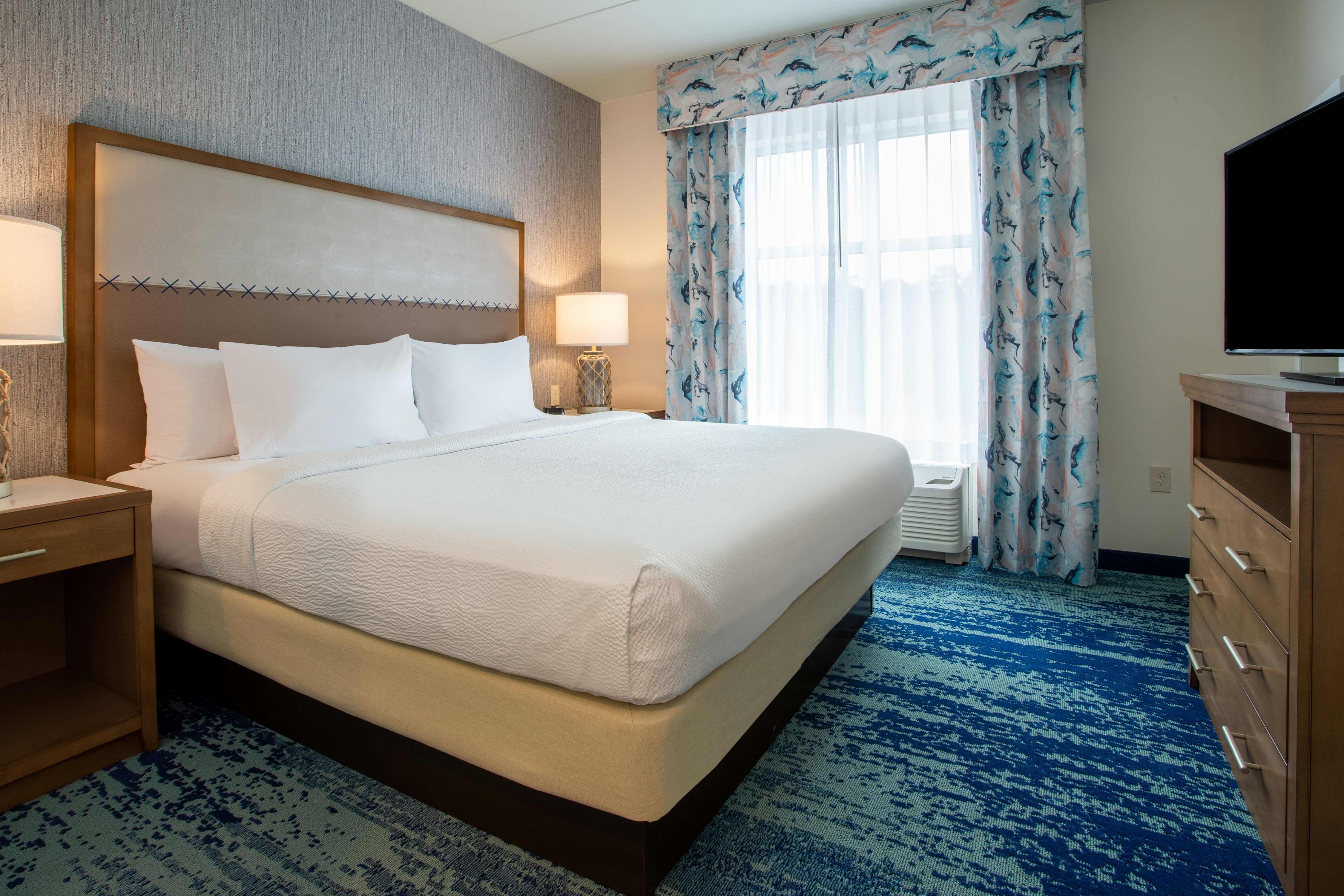 1 BEDROOM, SUITE, KING BED