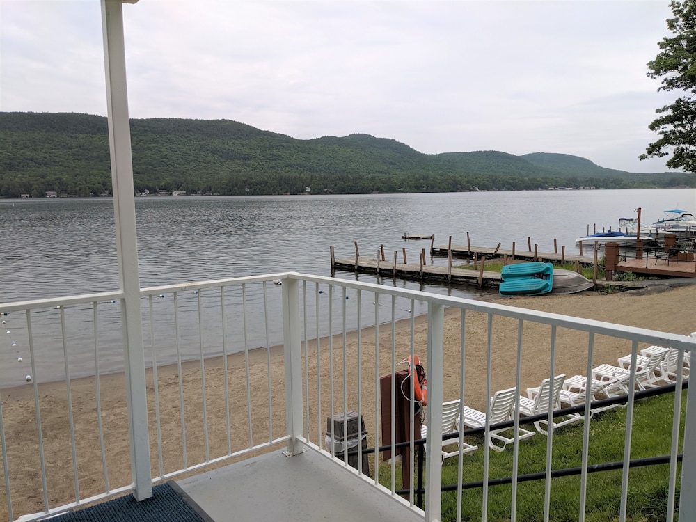 Lakefront Terrace Resort 17/42