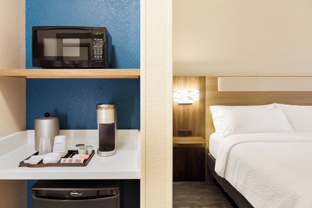 Holiday Inn Express and Suites Linden by IHG detail