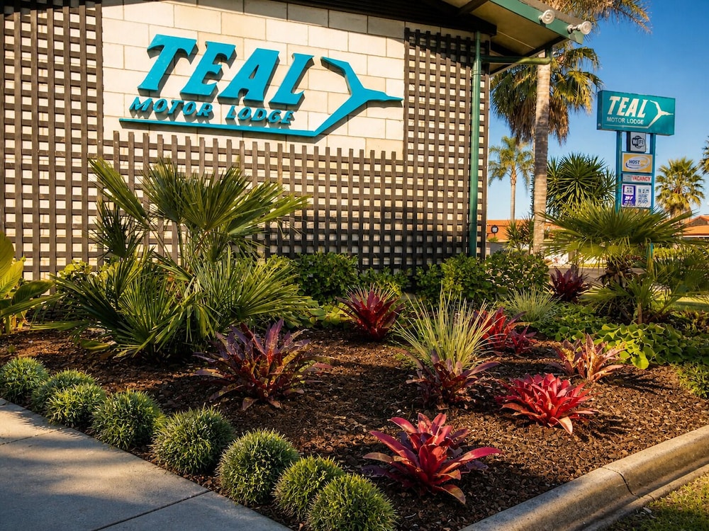 Teal Motor Lodge 1/50