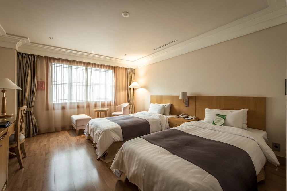 Shangria Beach Tourist Hotel 16/50