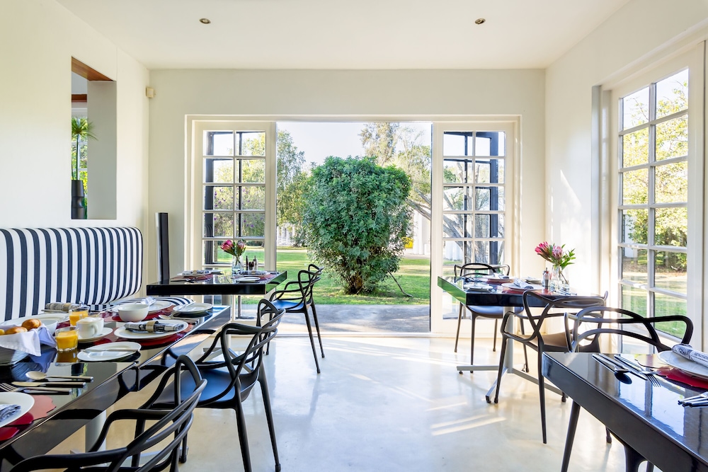 Bloomestate Luxury Retreat 45/61