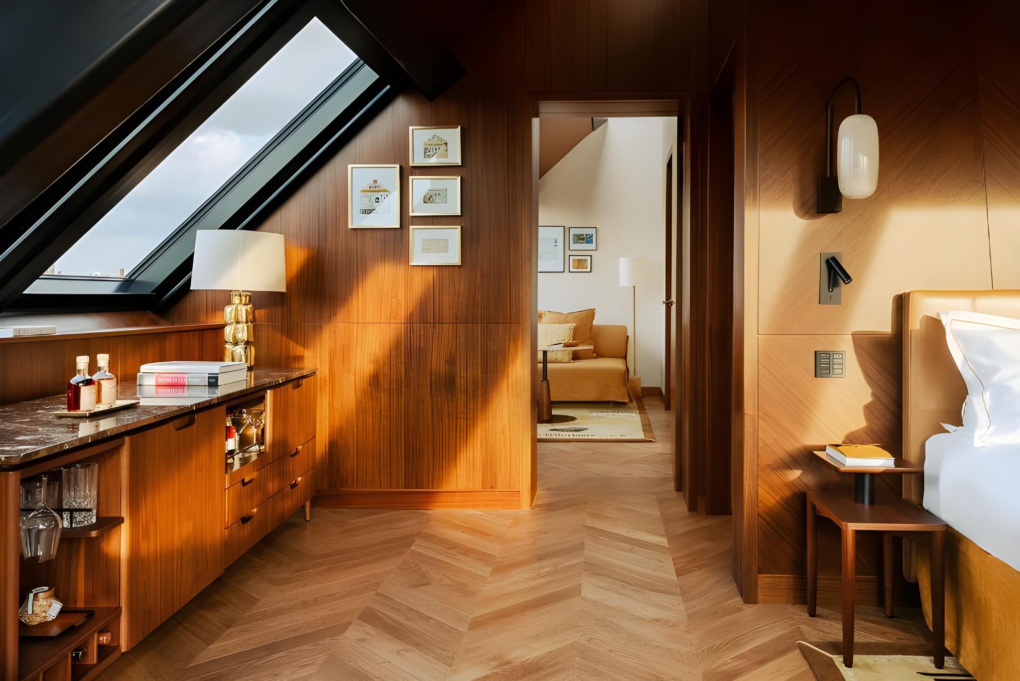 Atelier, Suite, King Bed, City View, Sofa