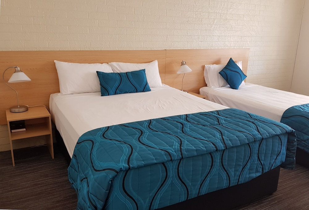 URANGAN MOTOR INN 5/31