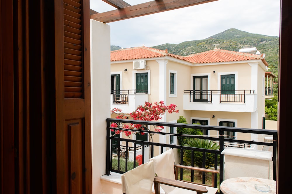 So Nice Hotel in SAMOS