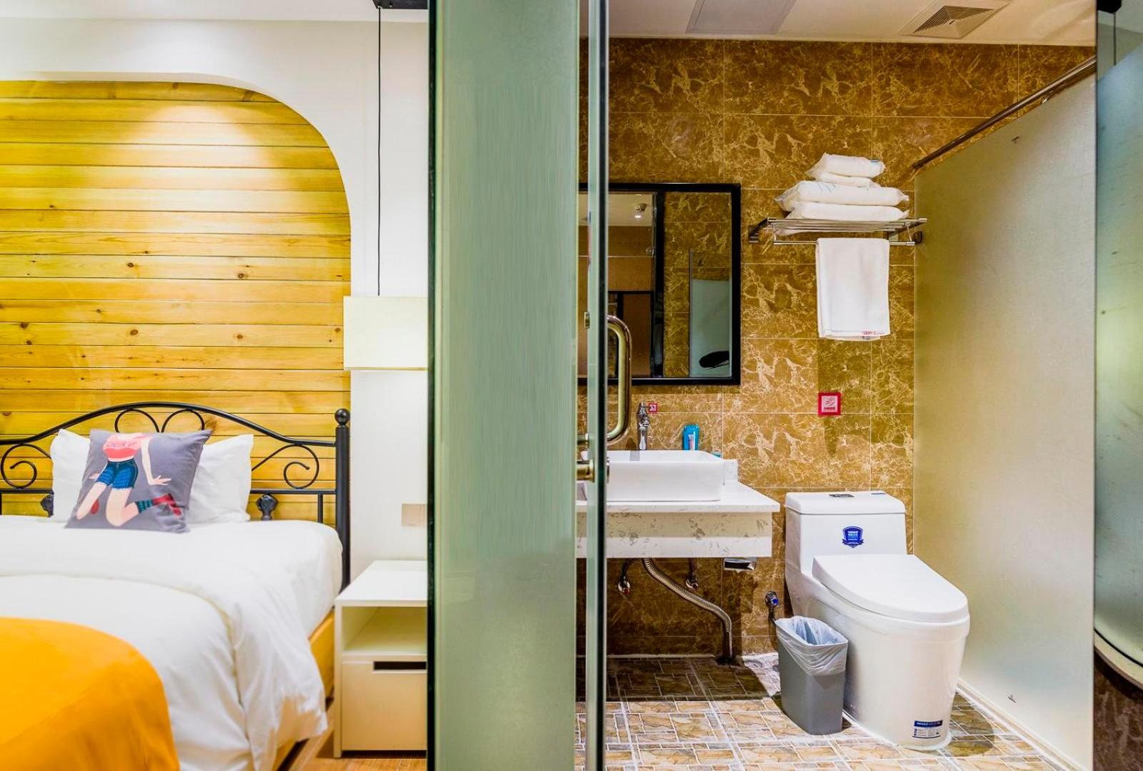 Pai Hotel (Zhuhai Career Technical College, Aviation City Seaview) 24/24