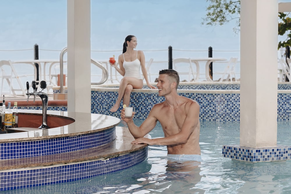 Jewel Paradise Cove Beach Resort and Spa All Inclusive - Adults Only 26/50