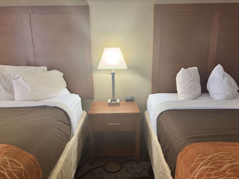 AmericInn by Wyndham Memphis East 13/33