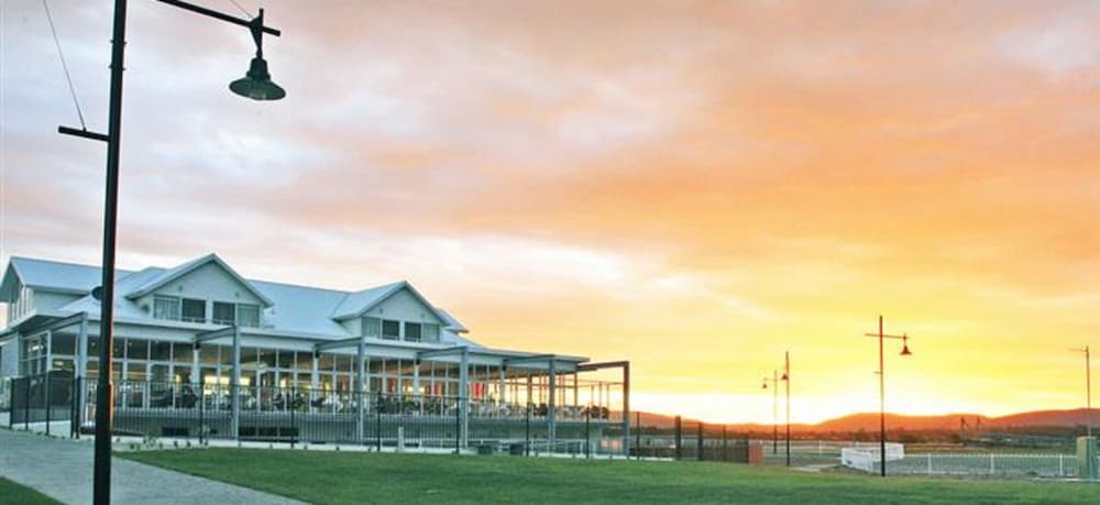 York Cove Hotel 3/59