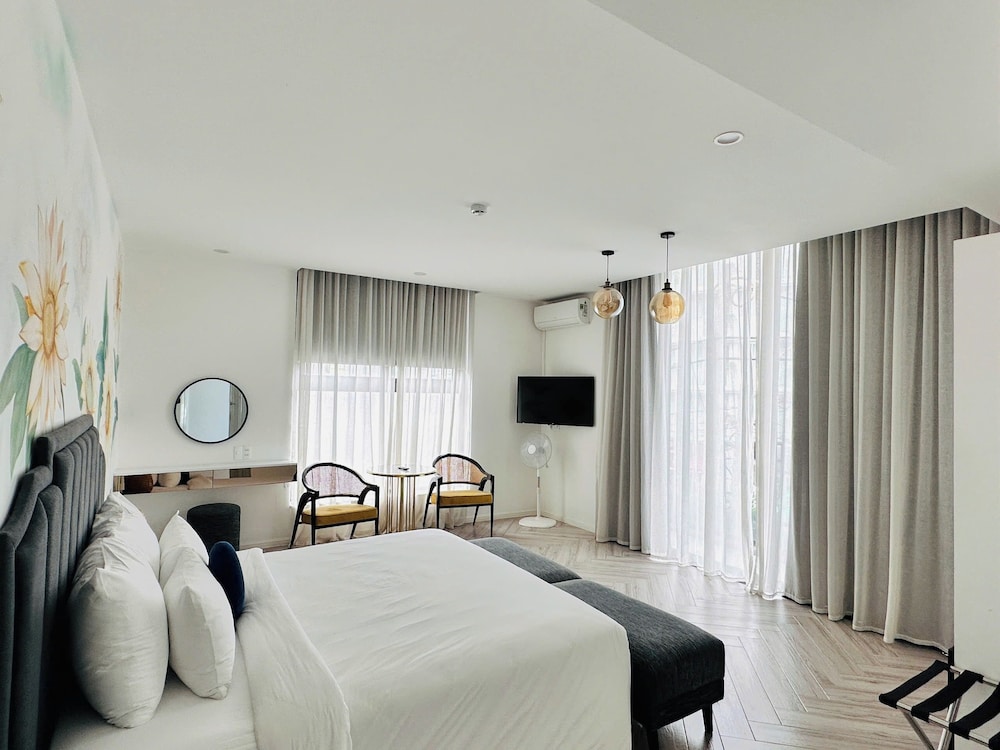Len's Hotel 17/50