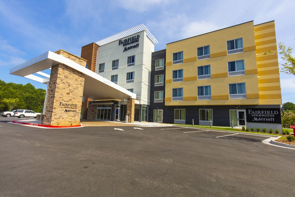 Fairfield Inn And Suites By Marriott Atlanta Woodstock 6/39