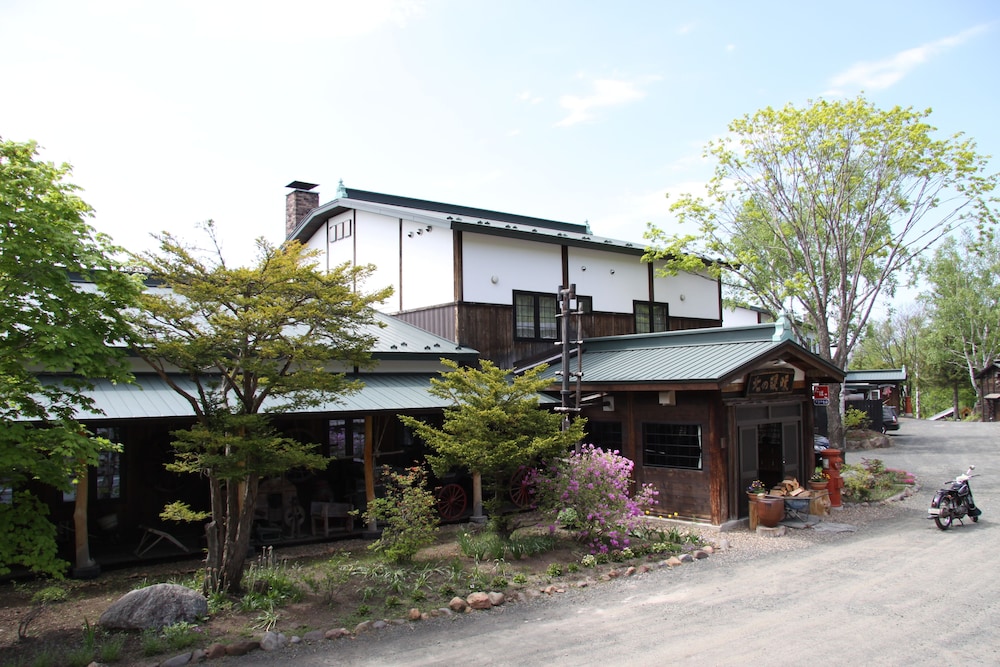 Auberge Kita No Dan Dan 1/32