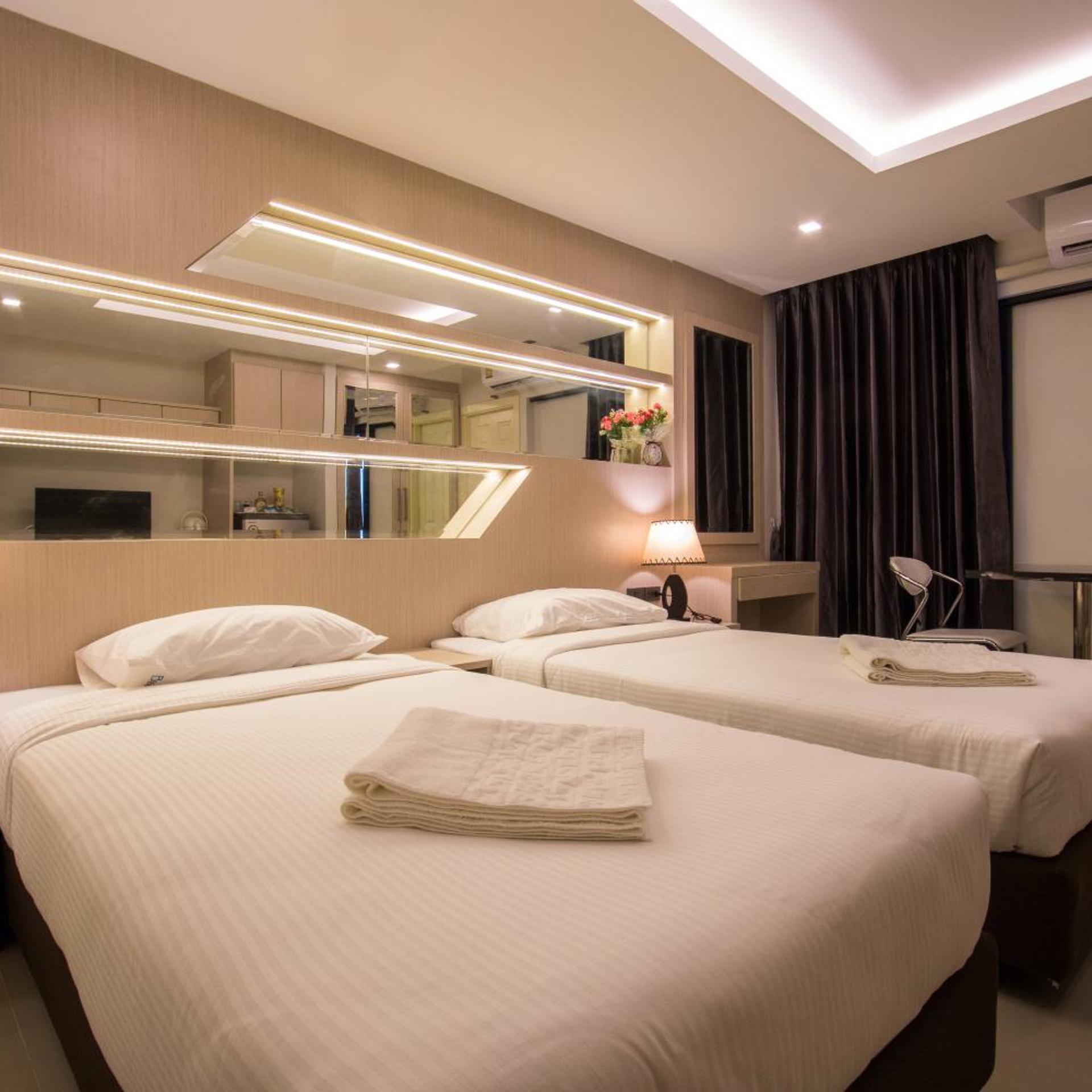 Deluxe, Queen Bed