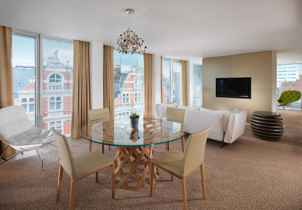 St Martins Lane Hotel 44/75