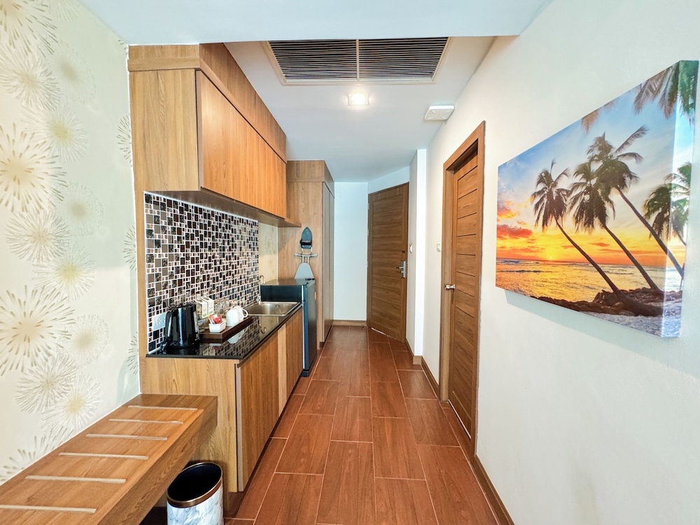 Quality Beach Resorts and Spa Patong 8/42