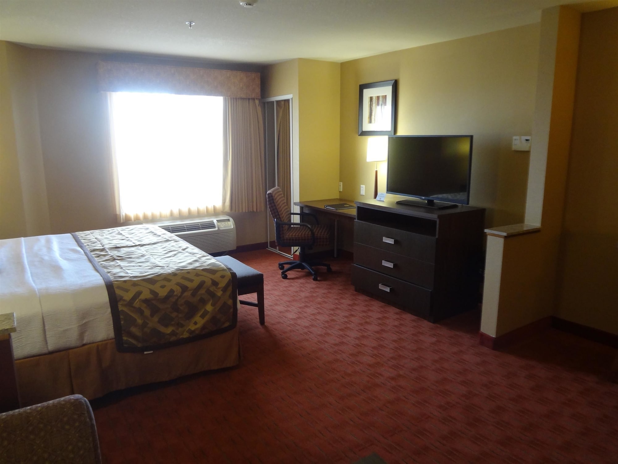 جناح بسرير كينج بحوض جاكوزي، Best Western Plus Woodland Hills Hotel Suites 5/9