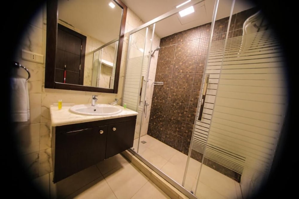 Lancaster Hotel Apartments-Gardens 44/47