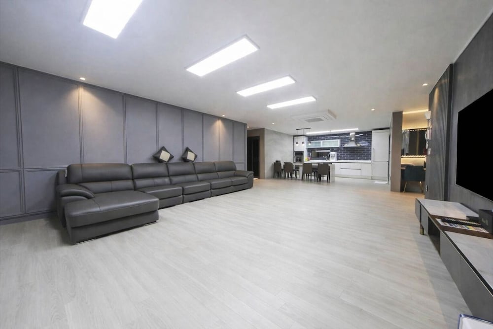 A1 Hotel Haedo 53/69