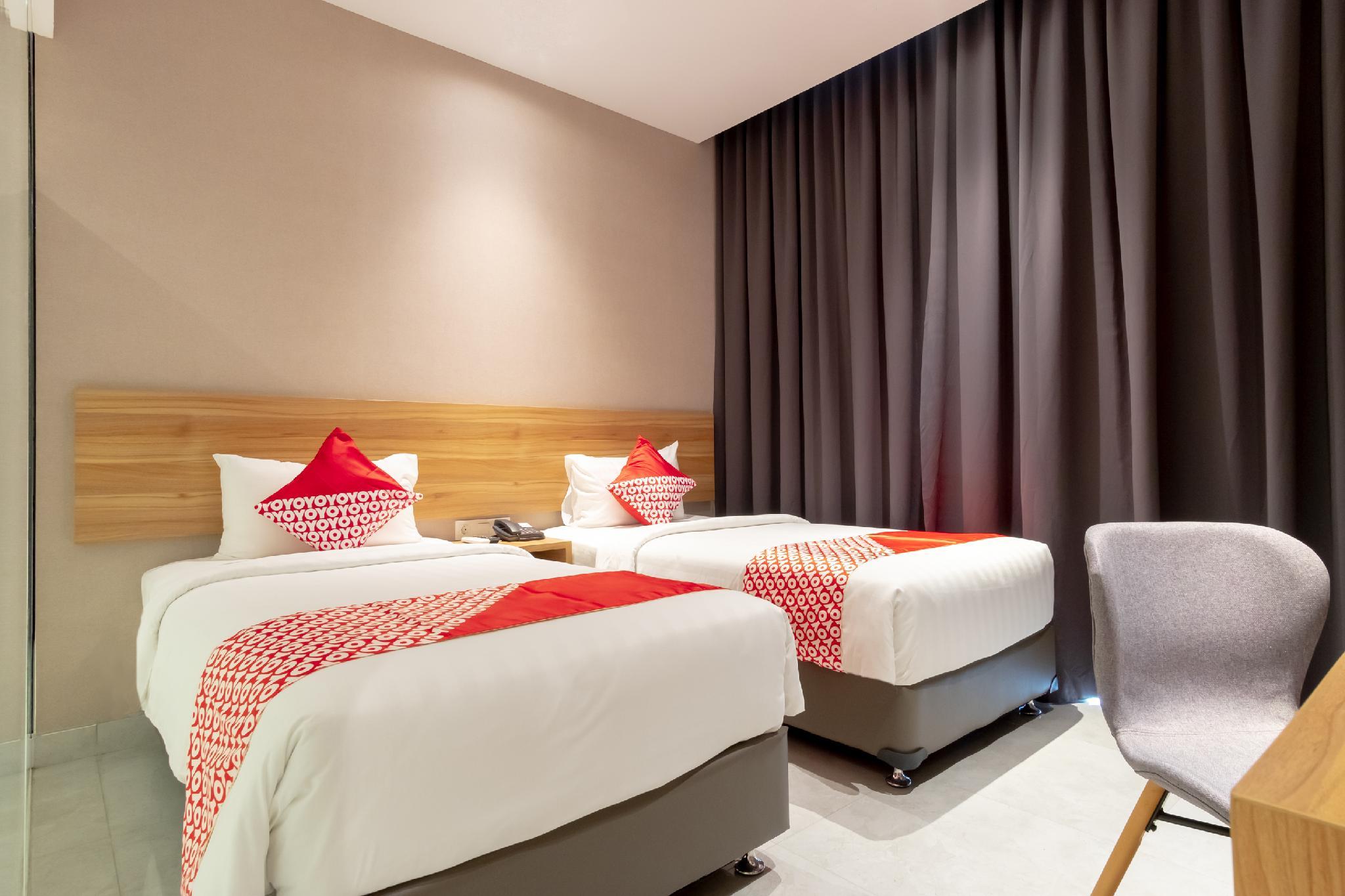 Travel Hub Hotel Kualanamu 12/25