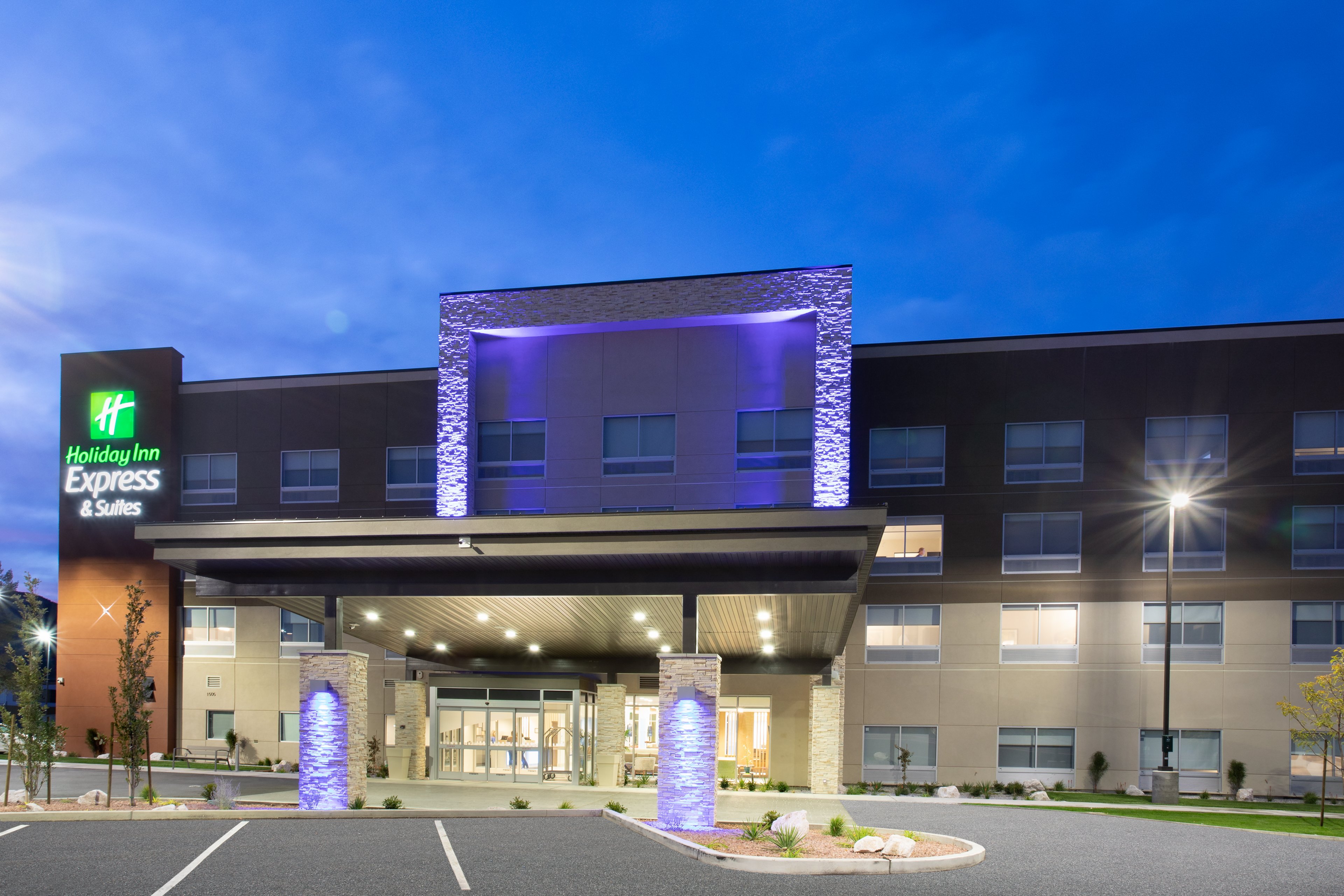 Holiday Inn Express Suites Ely 2/52