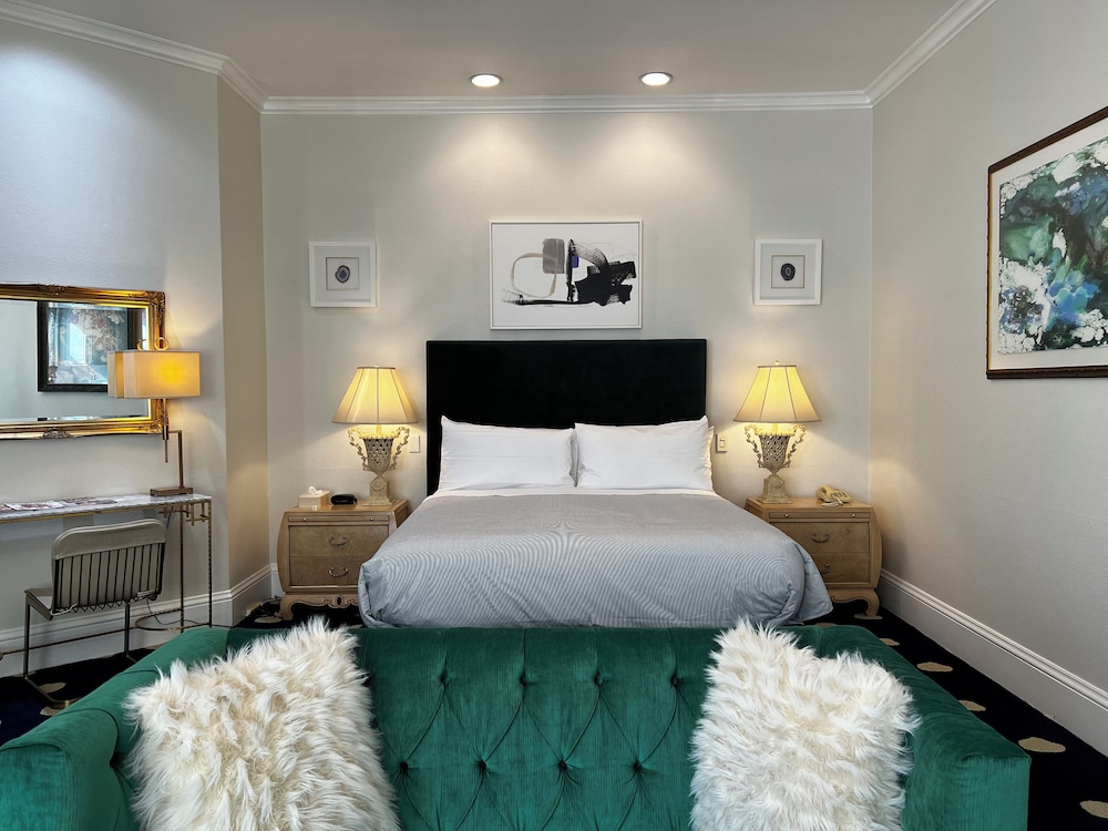 GRAND, SUITE, KING BED