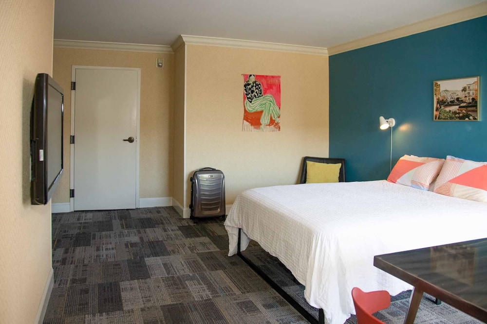 Lombard Motor Inn 12/47