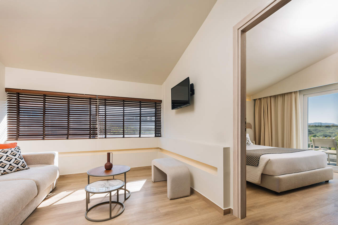 Alexandra Beach Resort & Spa 102/138