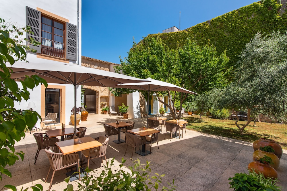 Hotel Can Moragues 49/50