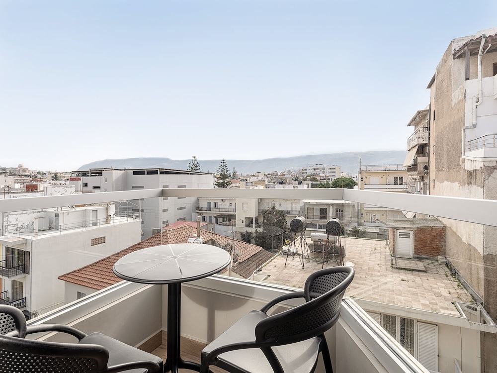 M City Hotel 59/63