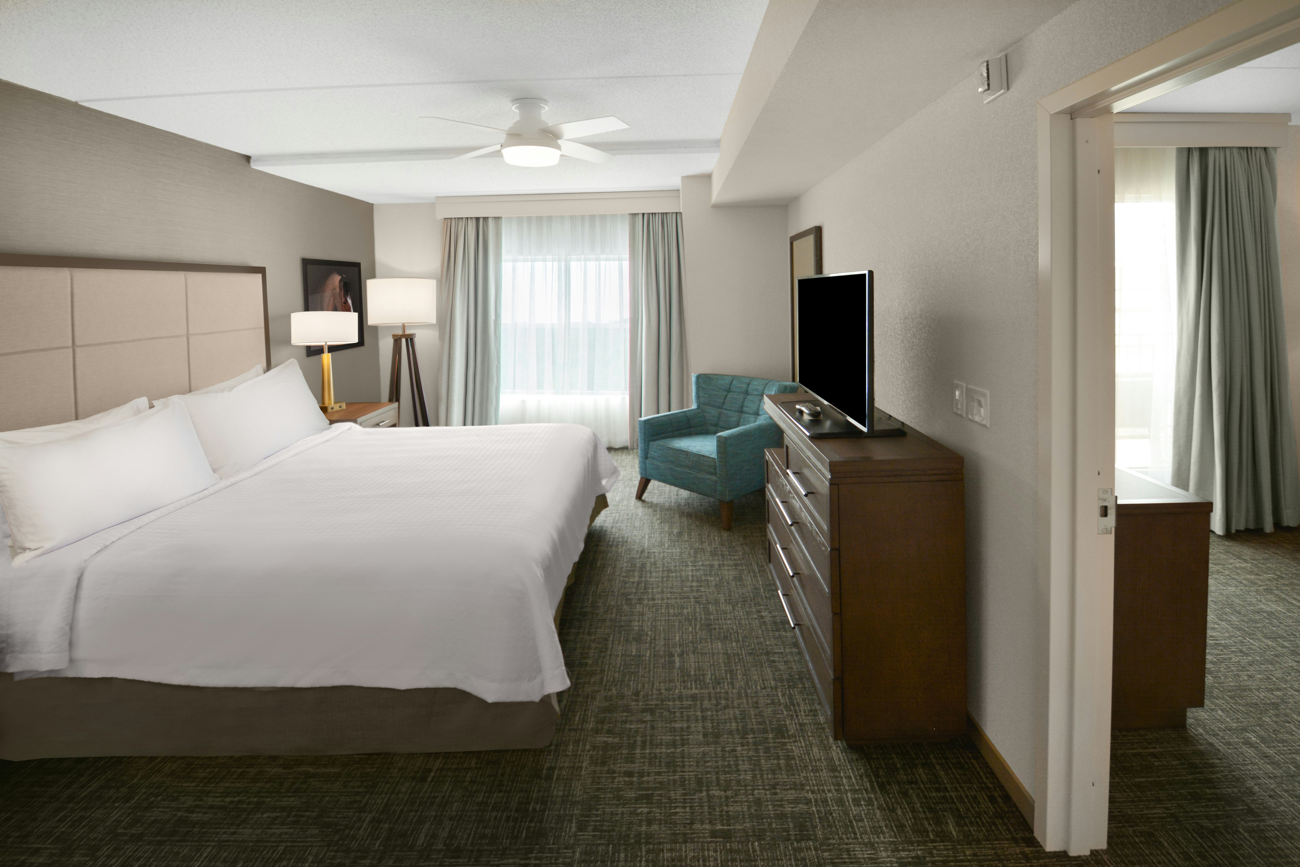 2 Bedrooms, Suite, 1 King or 2 Queen Beds, Balcony