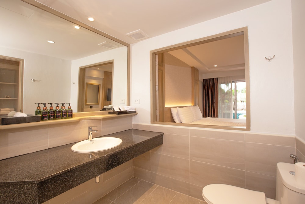 Phuket Orchid Resort And Spa 71/71