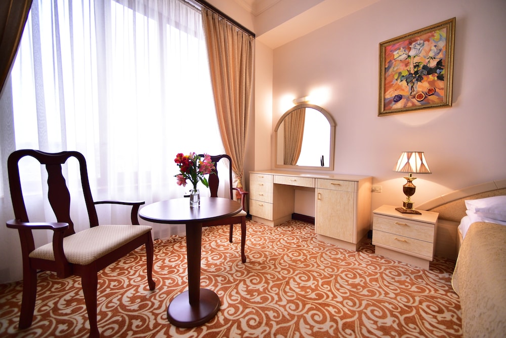 METROPOL HOTEL 48/65