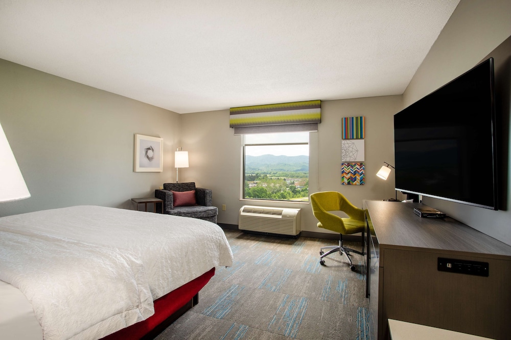 Hampton Inn Elkins 10/44